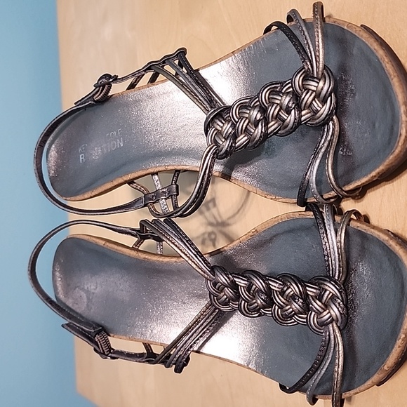 KENNETH COLE REACTION Silver Leather Wedge Sandals, Size 7.5 - Picture 7 of 7